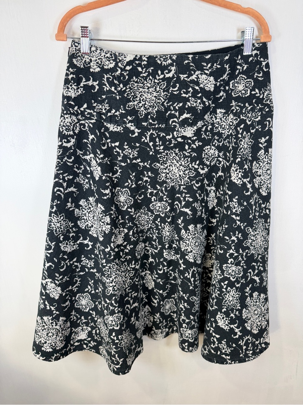 GAP 100% linen Skirt w/100% cotton lining Black‎ and White Floral Skater Skirt - Picture 4 of 11